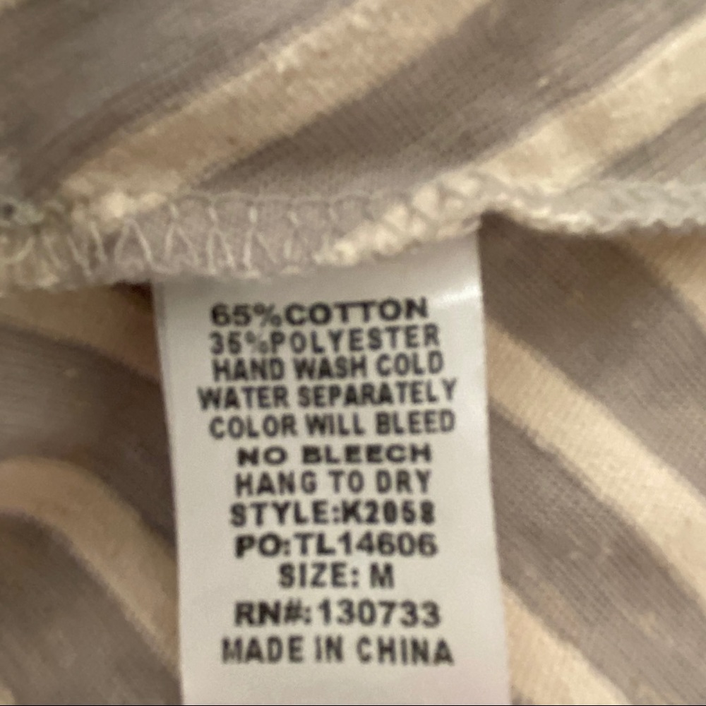 UMGEE Lace Sleeve Side Tail Tunic Top - Picture 6 of 6